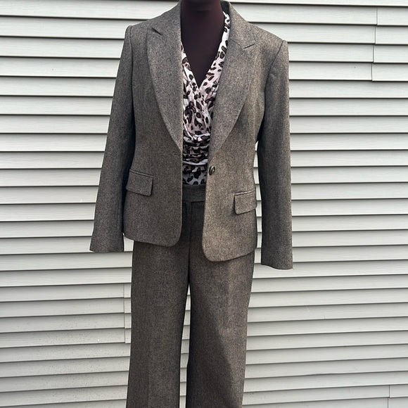 Women's Brown Suit Set - Picture 1 of 11